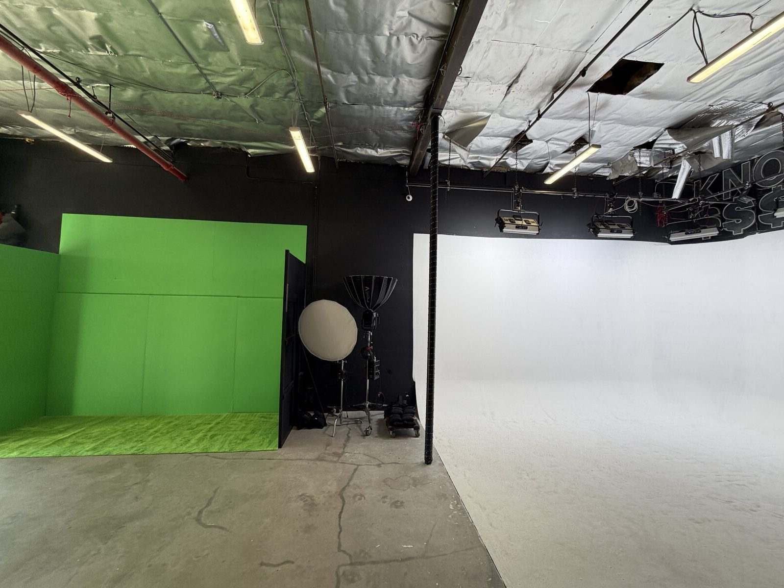 Photography studio near Burbank fashion shoot lighting